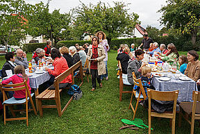 Und auch das Kaffeetrinken kann ins Grüne verlegt werden!