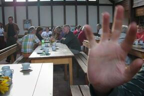 Vom anschließenden Kaffeetrinken.