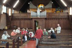 Und noch einmal in der Kirche: Gäste und Gastgeber. (Foto Mathias Heller)