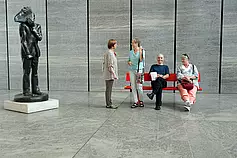 Unsere fröhliche Gesellschaft.  (Die Figur ganz links am Rand kann als Platzhalter für die Person des Fotografen verstanden werden, der natürlich nirgends mit drauf ist.)