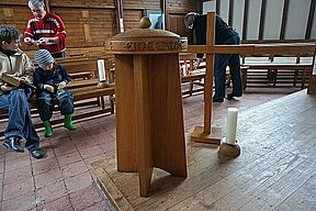 ... alle sind wacker am Aufräumen, Putzen und Werken.