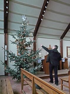 Unser Weihnachtsbaum 2011 - wieder eine Spende.