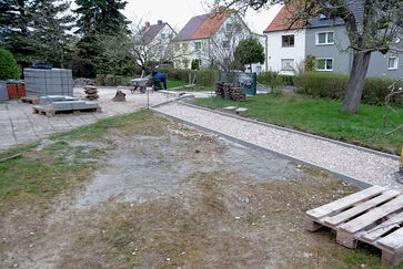 Bau des neuen Weges an der Grundstückseinfahrt, 2019