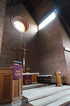 Der gemauerte Altarraum - eine Variante, die es nicht besonders häufig gibt!