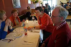 Ausruhen und Kräfteschöpfen im Restaurant.
