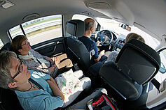 Gute Fahrt - alle miteinander in einem Auto