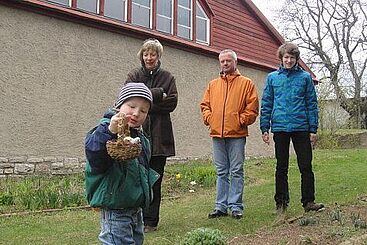 Ostereiersuchen im (noch nicht so ganz) Grünen