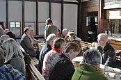 Viele Gäste beim Kaffeetrinken...