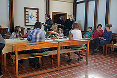 Anschließende Stärkung bei Kaffee und Kuchen. (Das mag wohl auch nötig sein...)