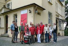 Die fröhliche Gesellschaft vor dem Kunsthaus Meyenburg und nach dem Besuch einer enormen Ausstellung (mit ausgezeichneter Führung - vielen Dank!)