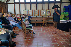 Und dann das Puppenspiel mit Konrad Ludwig. Nur für Kinder? Mitnichten!